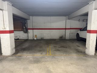 Aparcament cotxe a Torelló