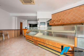 Business premise in Can Tintorer-Can Tries