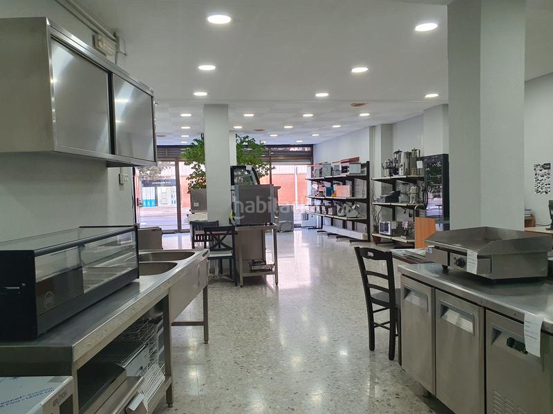 Foto c97f714f-0f6e-4e3f-9ed7-29a4049a69a4. Locale commerciale in Centre-Estació Gavà