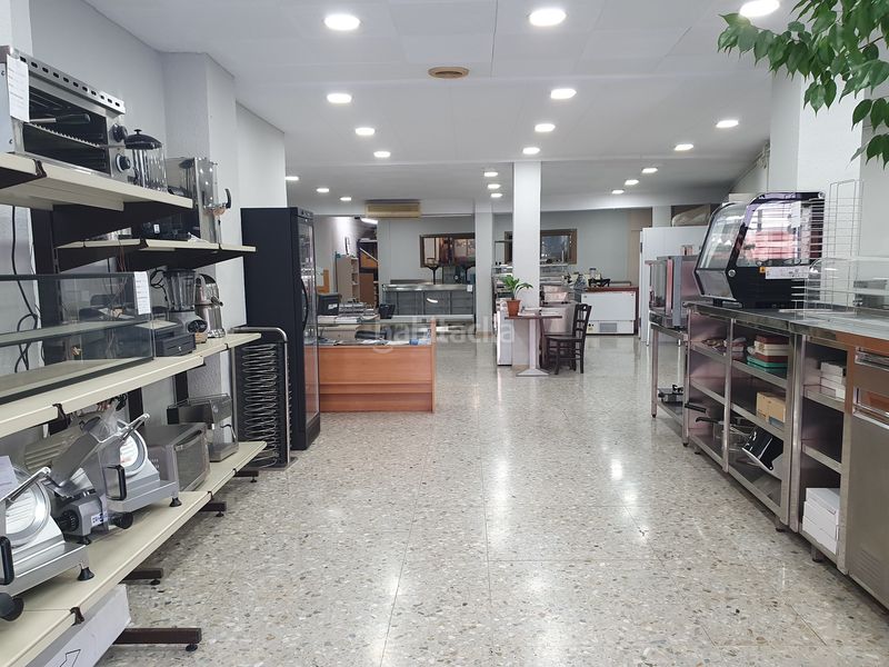 Foto 345e051a-8c03-4471-b8a9-d86376e9333b. Local comercial a Centre-Estació Gavà