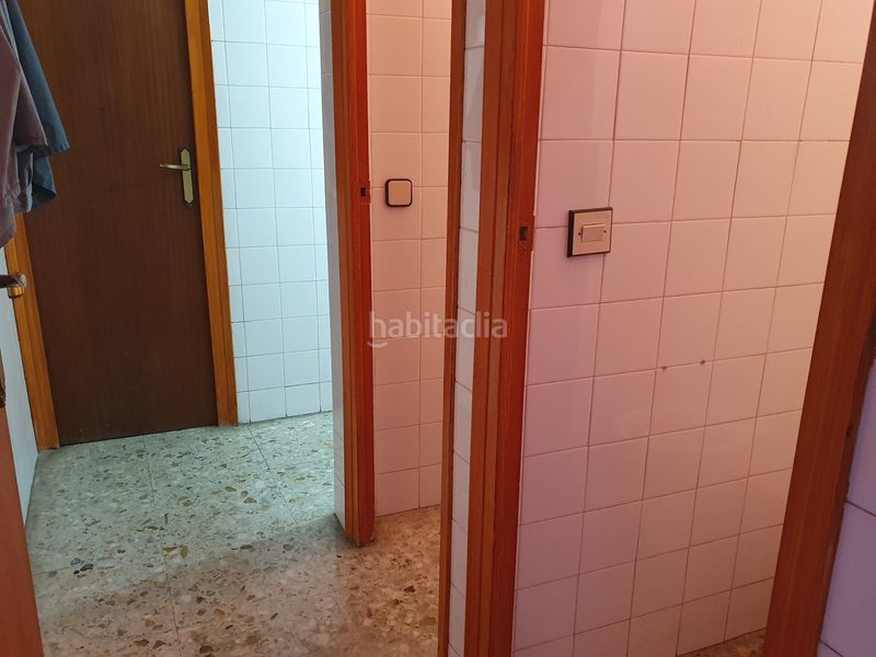 Foto c0adb3f6-680c-460d-9422-aa0003697b0e. Local comercial a Centre-Estació Gavà