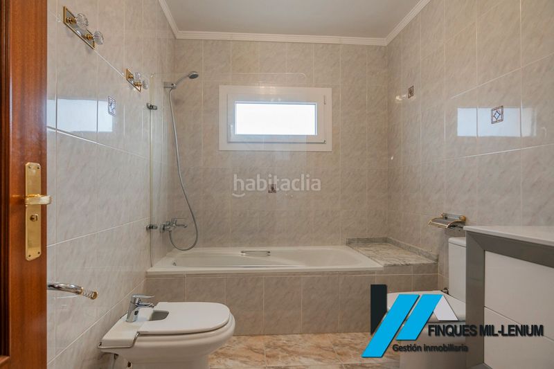 Foto 4219bc40-f14b-43c1-86b1-9b253e85e4c2. Xalet amb calefacció aparcament piscina a Begues