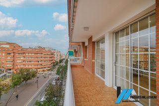Flat in Passeig Maragall. Se vende piso espectacular en plaza balmes de gavà