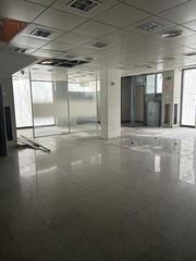 Miete Geschäftsraum in Passeig Maragall. Oportunidad excepcional frente al ayuntamiento de gava.