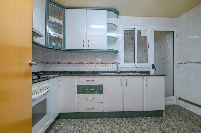 Foto e5b08a5c-1649-434a-920d-6277d5d796ee. Pis amb calefacció a Passeig Maragall Gavà