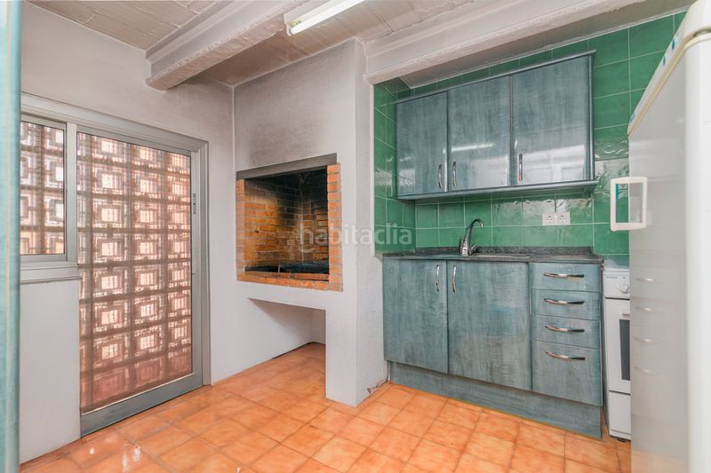Foto 00f9135c-d864-4128-b0ca-47648f8f5aef. Casa amb calefacció aparcament a Passeig Maragall Gavà