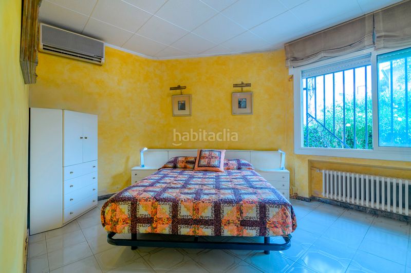 Foto 045e36f0-b617-4ab1-bfab-5dcab8f2e92e. Casa amb calefacció aparcament a Passeig Maragall Gavà