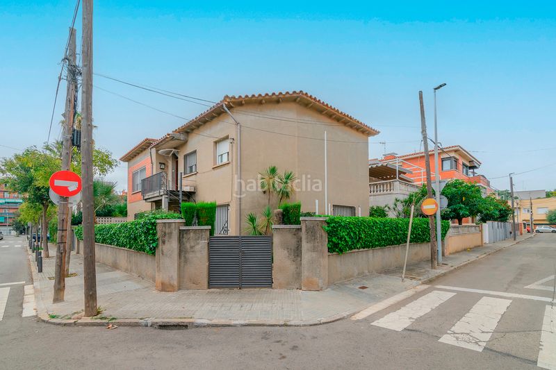 Foto 0a62feb9-4e79-4d9f-911c-c4ff9c8b9f73. Casa amb calefacció aparcament a Passeig Maragall Gavà