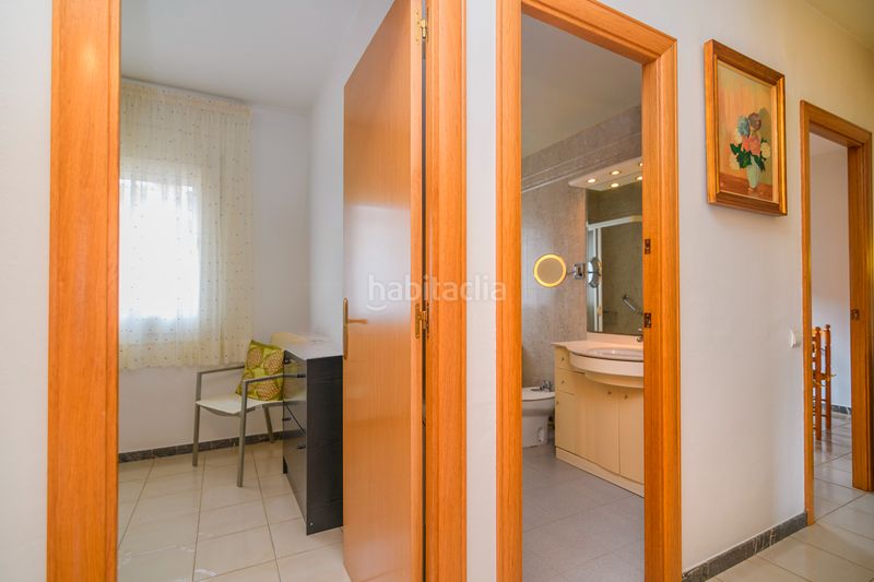 Foto 13506f82-339c-4516-9fc5-7f4f86e6d5be. Casa amb calefacció aparcament a Passeig Maragall Gavà