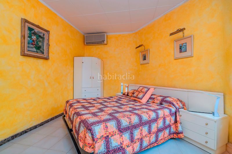 Foto 16ef7802-33c9-4e3f-9afd-bd34fc5131e4. Casa amb calefacció aparcament a Passeig Maragall Gavà