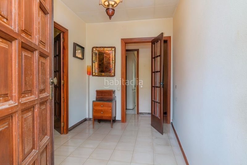Foto 18400fcc-0296-4a10-9103-a912e4611581. Casa amb calefacció aparcament a Passeig Maragall Gavà