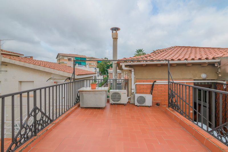 Foto 212c5d20-fa91-4da9-a83f-3b684cd13081. Casa amb calefacció aparcament a Passeig Maragall Gavà