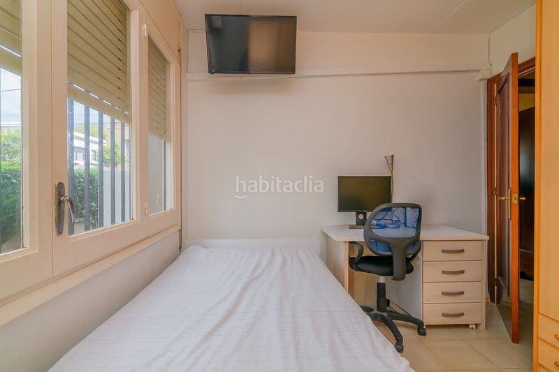 Foto 3a0a41f3-35fe-49da-b813-1c7696d3b7f1. Casa amb calefacció aparcament a Passeig Maragall Gavà