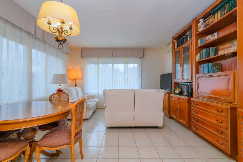 Foto 4983c99b-c13a-43f1-abab-97e0fc368efb. Casa amb calefacció aparcament a Passeig Maragall Gavà