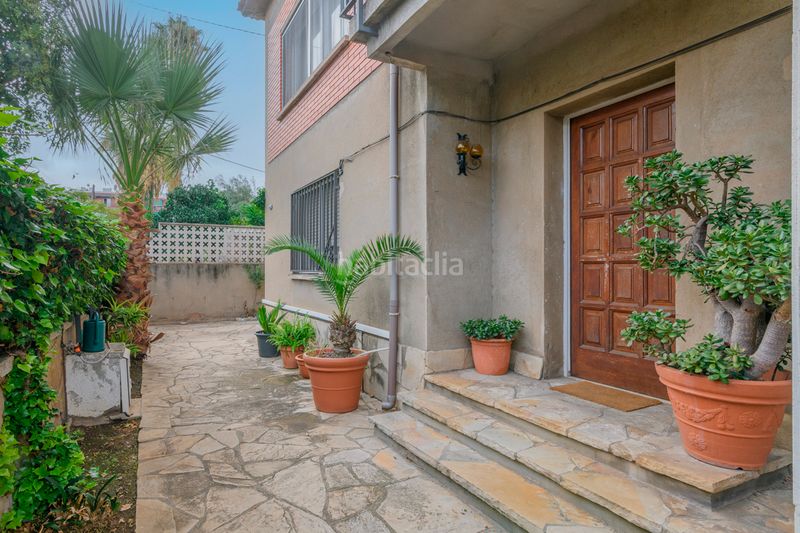 Foto 59c10070-14e3-4035-9be6-99c20cd2c75e. Casa amb calefacció aparcament a Passeig Maragall Gavà