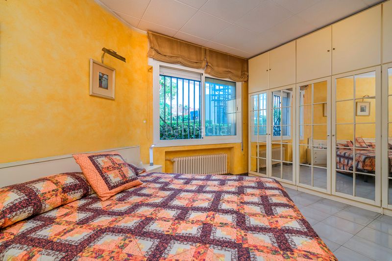 Foto 8c536249-9d71-44a5-a902-f7a8f841877a. Casa amb calefacció aparcament a Passeig Maragall Gavà