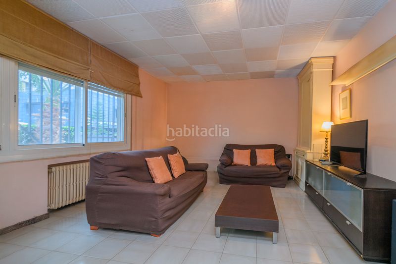Foto adbfcce9-4056-405e-80fc-fbe91c29cdb1. Casa amb calefacció aparcament a Passeig Maragall Gavà