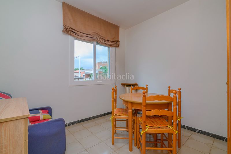 Foto db2bd24d-f17a-4d11-9243-2e657e44f542. Casa amb calefacció aparcament a Passeig Maragall Gavà