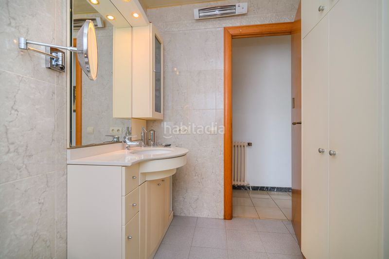 Foto dda7d962-86c2-4212-b293-0249e1b7c33b. Casa amb calefacció aparcament a Passeig Maragall Gavà
