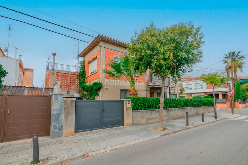Foto def39d0a-90d8-4dad-bf48-a5b2d17dbeb8. Casa amb calefacció aparcament a Passeig Maragall Gavà