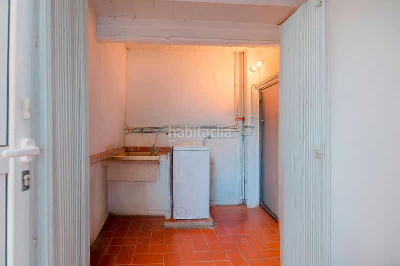 Foto e8bba0b7-983d-4568-8d4f-5752201b6f80. Casa amb calefacció aparcament a Passeig Maragall Gavà