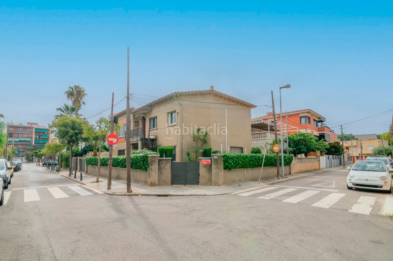 Foto ecf32a2d-5d2d-4013-83a0-895b4e479d58. Casa amb calefacció aparcament a Passeig Maragall Gavà