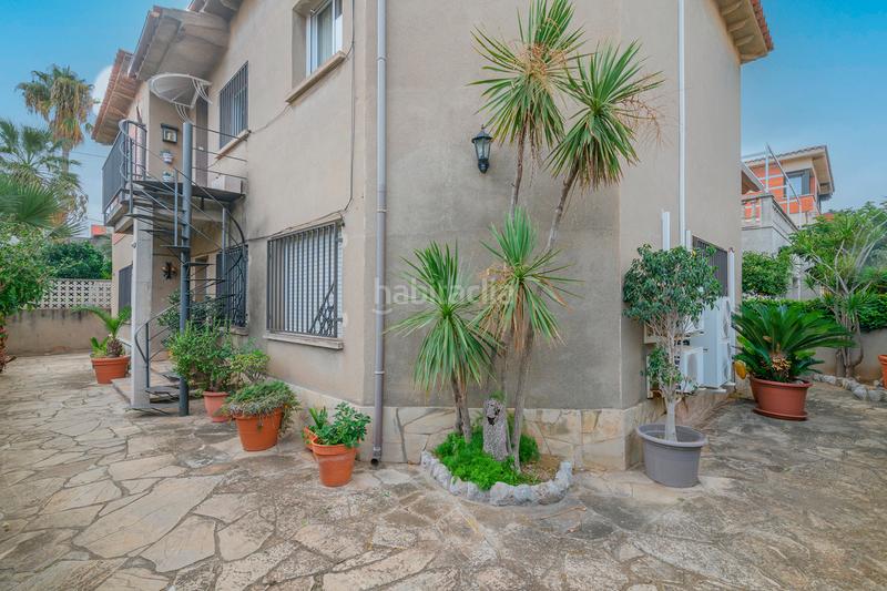 Foto 1e522fcd-6e52-492c-8df5-d405eb46a432. Casa con riscaldamento parcheggio in Passeig Maragall Gavà