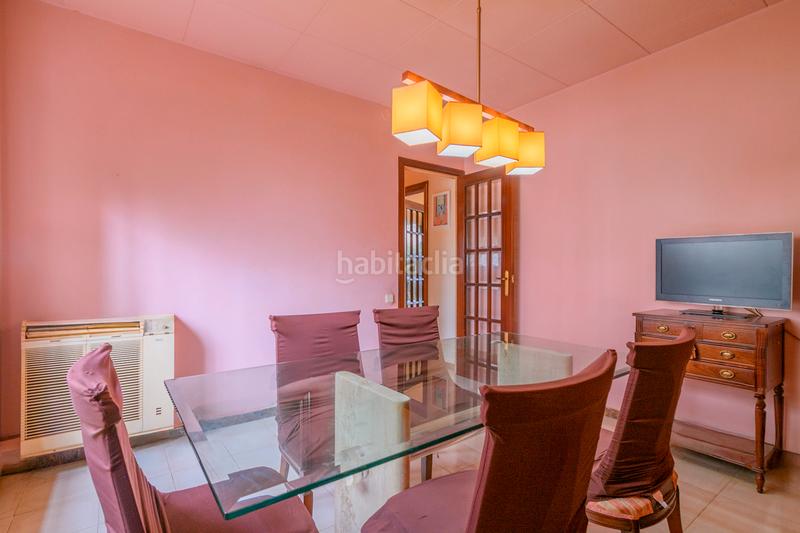 Foto 837c52cf-dfce-48c1-951b-568d49029aa2. Casa con riscaldamento parcheggio in Passeig Maragall Gavà