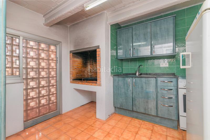 Foto 00f9135c-d864-4128-b0ca-47648f8f5aef. House with heating parking in Passeig Maragall Gavà