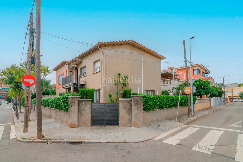 Foto 0a62feb9-4e79-4d9f-911c-c4ff9c8b9f73. House with heating parking in Passeig Maragall Gavà