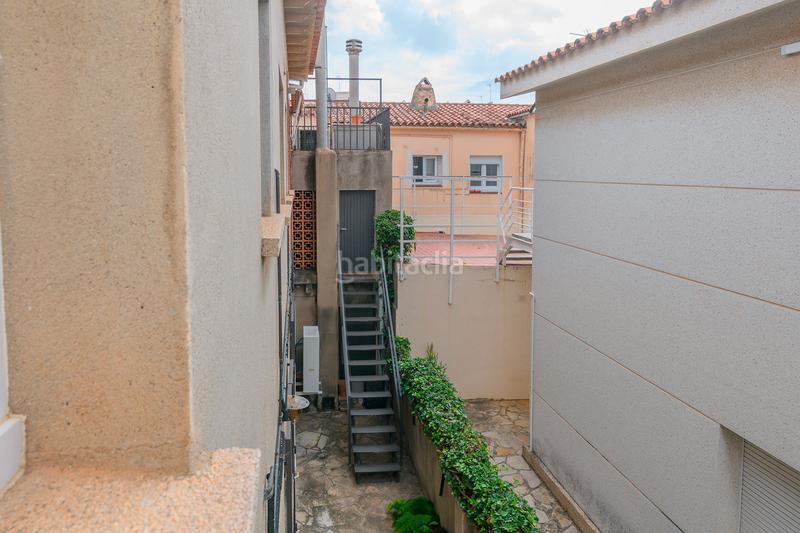 Foto 658e0d13-f55d-4a19-ba82-4579a146c2d2. House with heating parking in Passeig Maragall Gavà