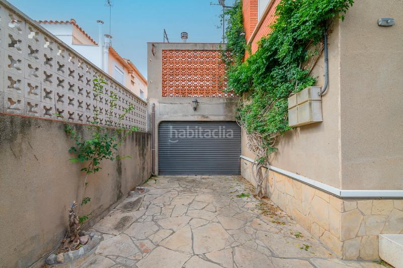 Foto dd260bab-2f35-4946-b49d-fd4d544365a7. House with heating parking in Passeig Maragall Gavà