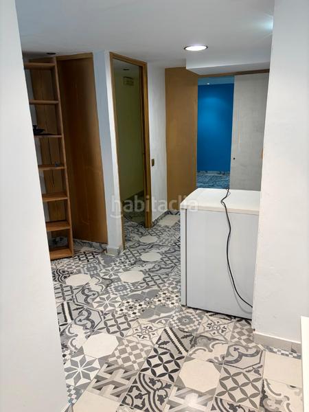 Foto e2c09583-7e8b-4e54-a36a-579f1d9266ae. Alquiler local comercial se alquila local comercial en zona eramprunya – en Gavà