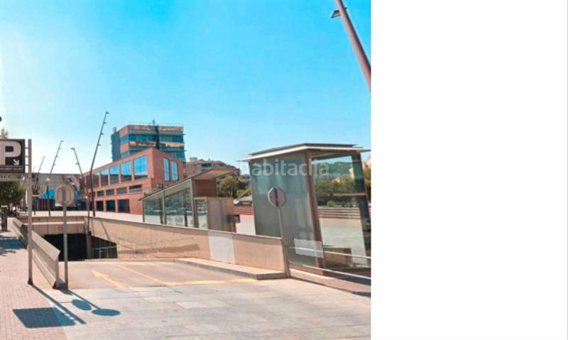 Foto 472875cc-2c8b-4909-b4d1-4795d32596a6. Parking coche plaza de parking plaça balmes - gava en Gavà