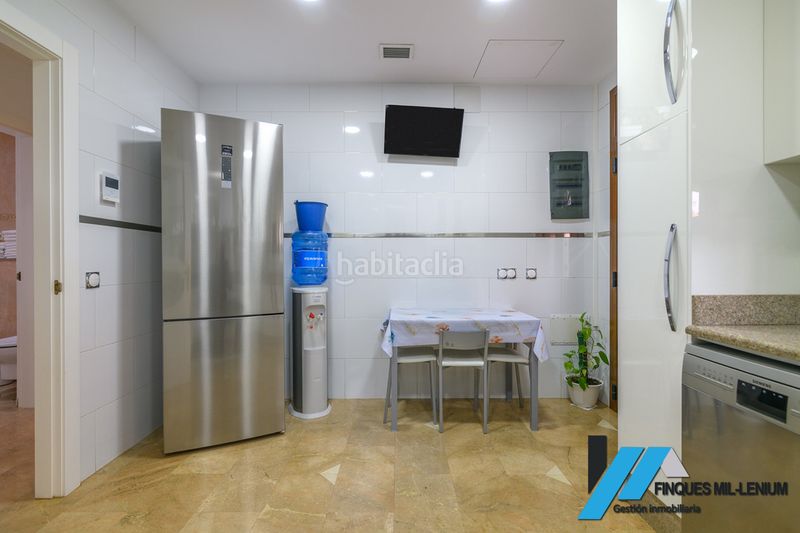 Foto 38dad3af-ad94-4963-8435-d12b1d9ebeb7. Casa amb calefacció aparcament a Passeig Maragall Gavà