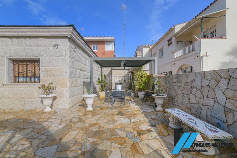 Foto 80760252-e540-4685-8b02-8c0bd8d8bd04. Casa amb calefacció aparcament a Passeig Maragall Gavà