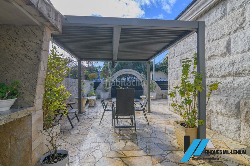 Foto a7db1337-fdb2-4012-abb3-2c0922bacfc6. Casa amb calefacció aparcament a Passeig Maragall Gavà