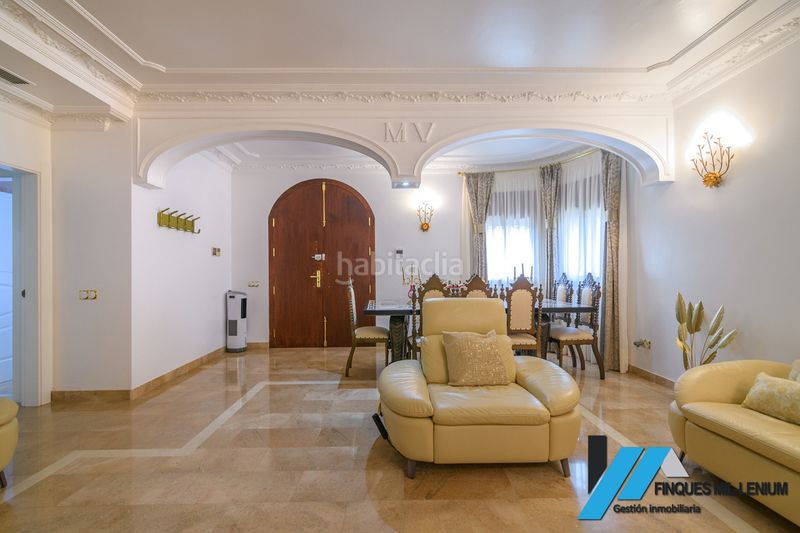 Foto b087d8d8-219f-4c15-9beb-1f767c50deb2. Casa amb calefacció aparcament a Passeig Maragall Gavà