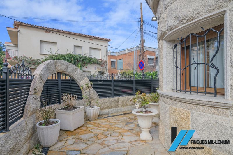 Foto ba1ae106-d43f-4570-b32e-ec148ff2f5f0. Casa amb calefacció aparcament a Passeig Maragall Gavà