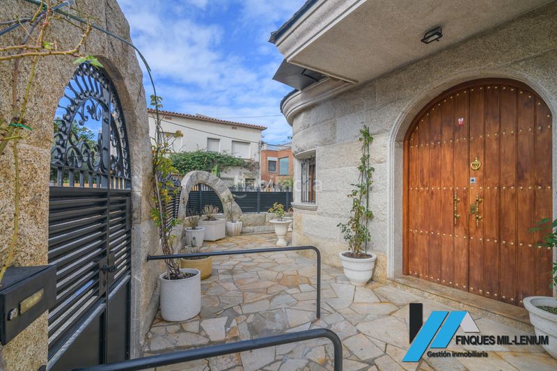 Foto c3248823-9f6b-4782-b1b9-d7615452a9ed. Casa amb calefacció aparcament a Passeig Maragall Gavà