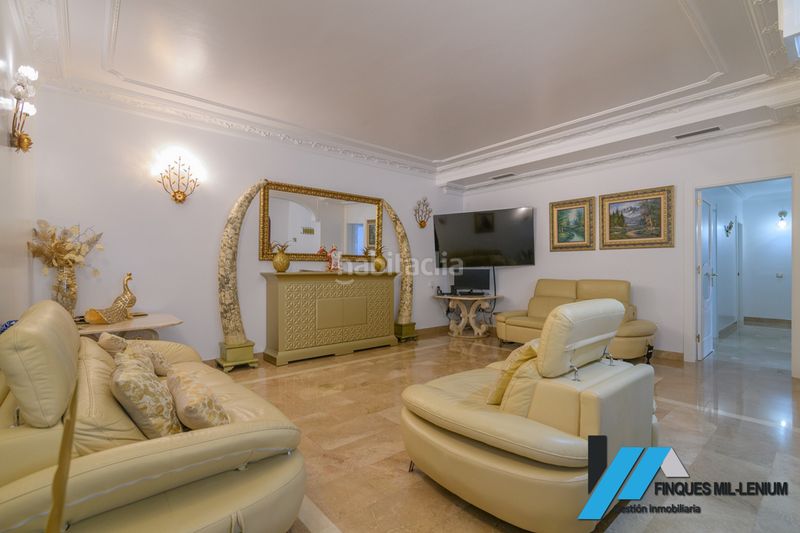 Foto f3ae9a8b-3ee7-46f0-9602-5687864d899f. Casa amb calefacció aparcament a Passeig Maragall Gavà