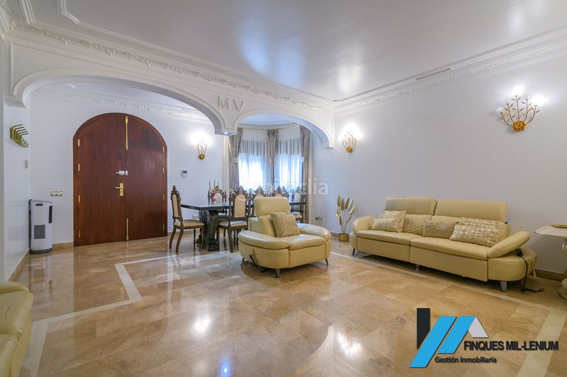 Foto f75df04e-9017-43c7-b427-0f30719092d2. Casa amb calefacció aparcament a Passeig Maragall Gavà