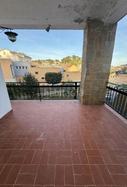 Foto a3a5931a-f62a-4cb1-a8b0-f51d839b32c0. Casa amb aparcament a Corbera de Llobregat