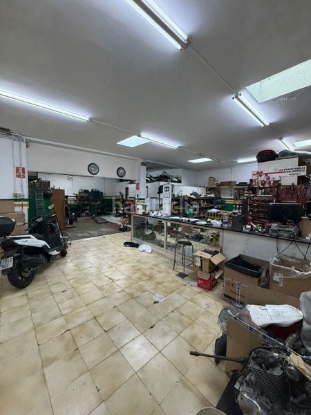 Foto 9a2b9d56-cbbf-4b21-bfe1-294d23c51777. Local comercial a Passeig Maragall Gavà