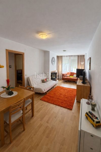 Foto 114a9f39-f05a-4987-af03-319471b5bbe0. Pis amb xemeneia aparcament a Can Toni Cunit