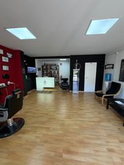 Transfer Business premise in Can Tintorer-Can Tries. Traspaso barbería – oportunidad