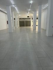 Miete Geschäftsraum in Centre-Estació. Local en alquiler - gava