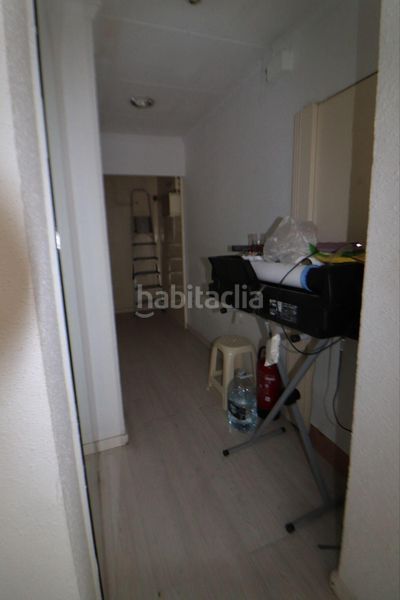 Foto 0a40d3c4-29d3-4c55-a5aa-a10573ea68f9. Local comercial a La Gavarra Cornellà de Llobregat