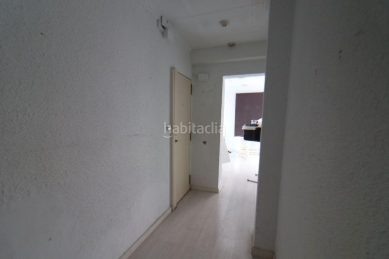 Foto be74f438-eeb1-4006-a5ae-042ba249555b. Local comercial a La Gavarra Cornellà de Llobregat