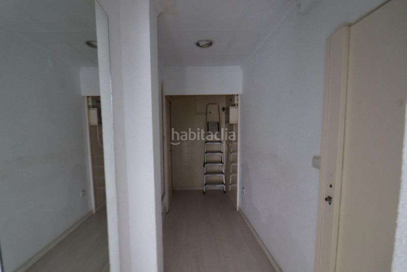 Foto f2fb1f77-a844-4502-8b98-27d26d5ad4af. Local comercial a La Gavarra Cornellà de Llobregat